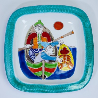 Rounded Plate Folk PQT34FK2 Crab Fishers