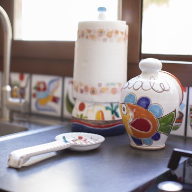 Handmade sicilian ceramic Kitchen roll holder Dammusi de simone pottery